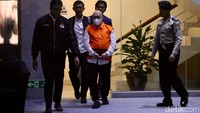 KPK diketahui saat ini sedang mengusut kasus dugaan korupsi dalam kegiatan investasi fiktif di PT Taspen tahun anggaran 2019. Dalam kasus ini, Antonius NS Kosasih telah ditetapkan sebagai tersangka.  