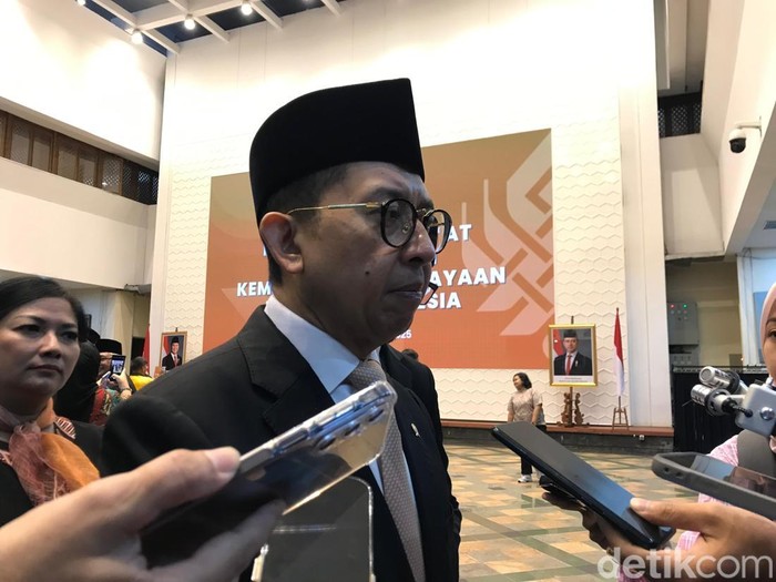 Menteri Fadli Zon di Kementerian Kebudayaan Menteri Fadli Zon di Kementerian Kebudayaan