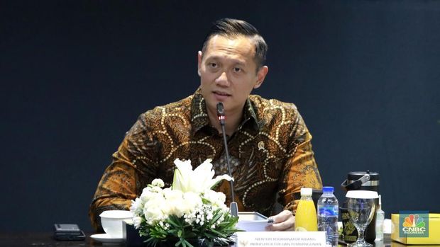 Menteri Koordinator Bidang Infrastruktur dan Pembangunan Kewilayahan (Menko Infra) Agus Harimurti Yudhoyono (AHY) mengundang menteri dan wakil menteri di jajarannya untuk rapat bersama guna membahas kebijakan strategis pada 2025 di Jakarta, Rabu (8/1/2025). (CNBC Indonesia/Muhammad Sabki)