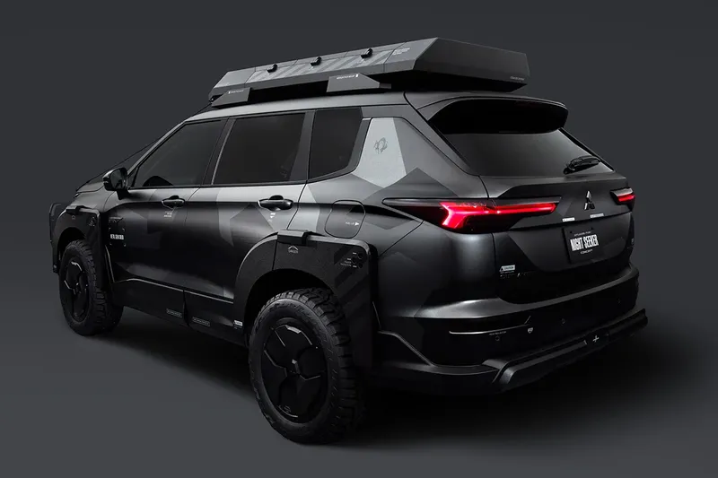 Modifikasi Mitsubishi Outlander PHEV ala game Metal Gear Solid