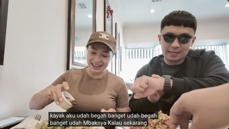 Nikita Willy makan salad agar mengalami induksi alami