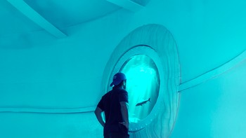 Lamanya hari Koch di bawah air mengalahkan rekor sebelumnya yang ditorehkan Dr. Joseph Dituri selama 100 hari. Foto: Ocean Builders