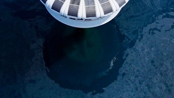 Sistem ini terpusat dalam pemandangan teluk 360 derajat yang indah. Secara keseluruhan, hunian ini memiliki luas sekitar 77 meter persegi. Foto: Ocean Builders