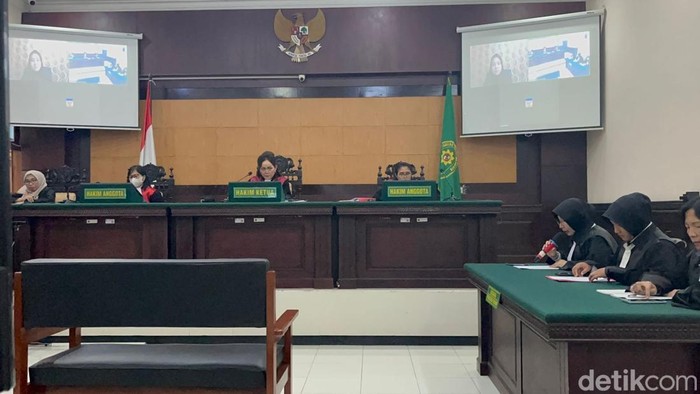 Persidangan Briptu Dila