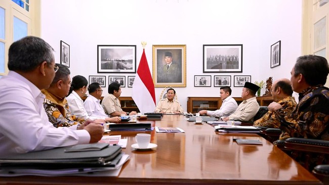 Arahan Terbaru Prabowo Agar Menteri-menterinya Rapatkan Barisan