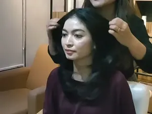 Gaya Rambut Baru Selvi Ananda-Erina Gudono, Menantu Jokowi Sambut Tahun 2025