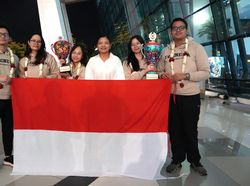 Tim Indonesia Raih 2 Penghargaan di Ajang Debat Internasional, Selamat!