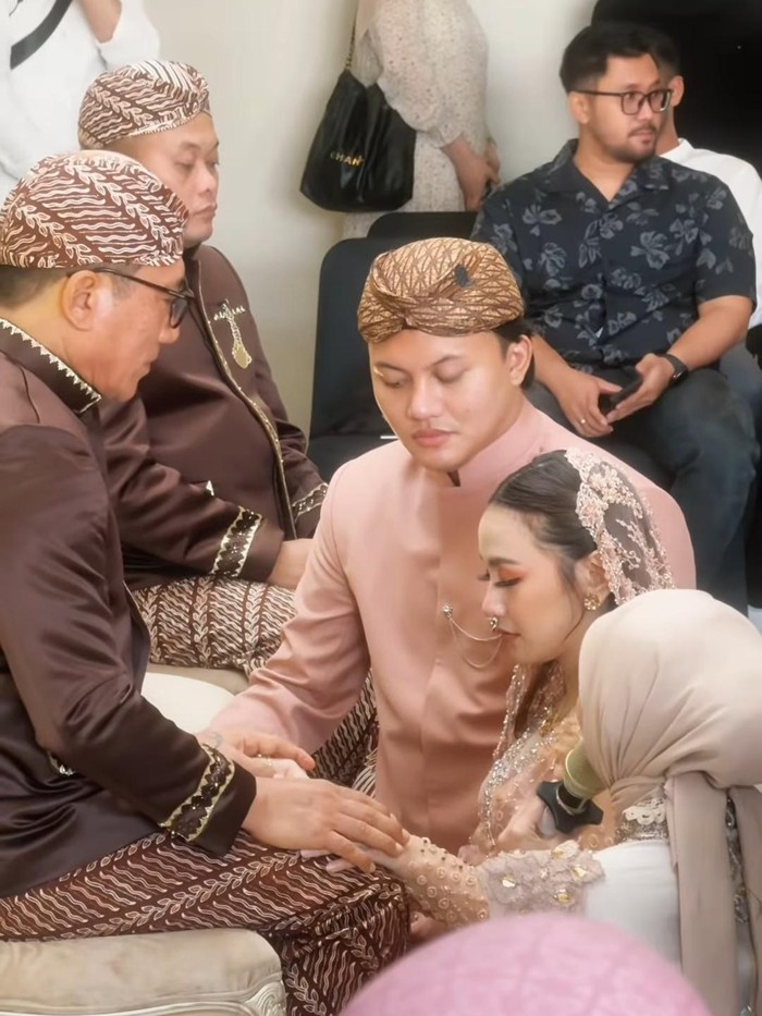 Tingkeban Mahalini Mahalini
