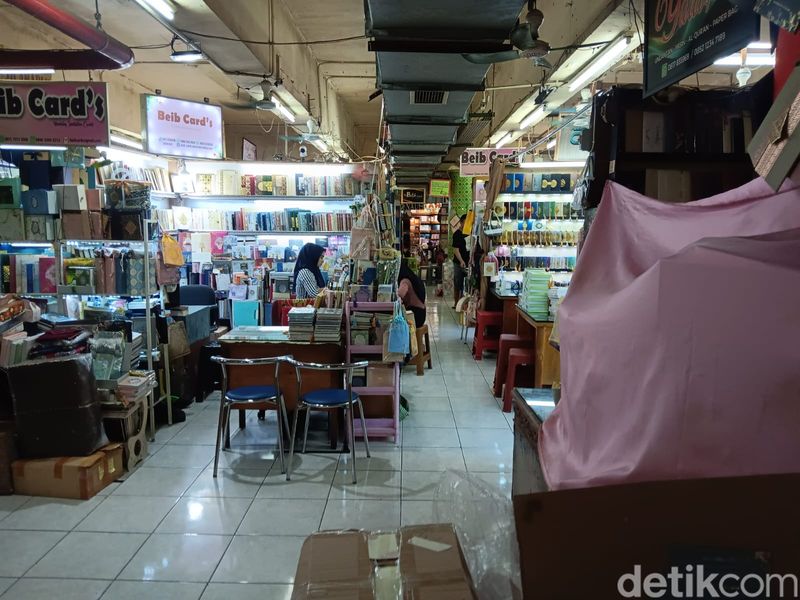 The Gloomy Printing Center at Tebet Market, the Alleys as Quiet as Graves!