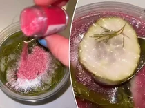 Tren Terbaru di TikTok, Makan Acar Timun Pakai Bubuk Glitter
