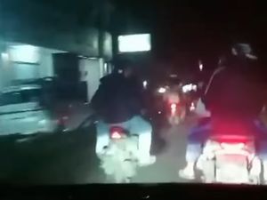 Video: Momen Gerombolan Pemuda Bersajam Kocar-kacir Diburu Warga Semarang