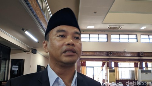 Wakil Ketua DPRD NTB Lalu Wirajaya.