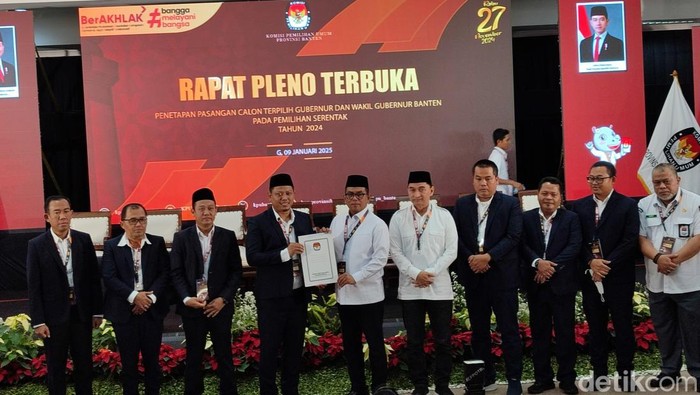 Andra Soni-Dimyati Natakusumah resmi ditetapkan sebagai Gubernur dan Wakil Gubernur Banten terpilih 2024-2029. (Bahtiar/detikcom)