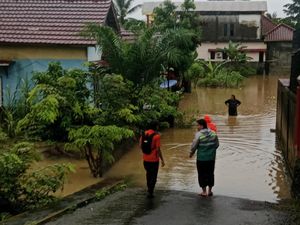 Banjir di Lahat Capai 1 Meter, Warga Dievakuasi