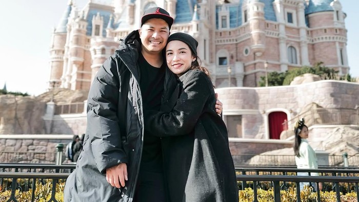 Chelsea Olivia dan keluarga liburan akhir tahun ke China.