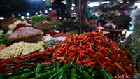 Berdasarkan data Pusat Informasi Harga Pangan Strategis Nasional (PIHPS), harga cabai rawit merah secara rata-rata nasional Rp 86.300 per kilogram (kg). Namun jika dilihat di beberapa pasar, ada yang tembus Rp 130.000/kg.  