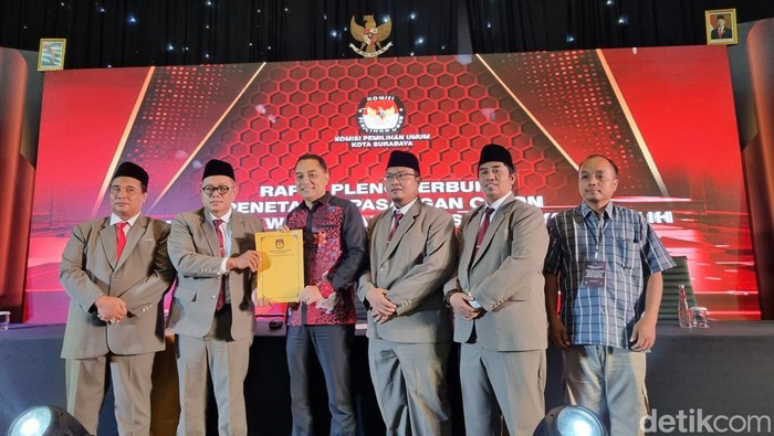 Eri Cahyadi-Armuji resmi ditetapkan jadi Wali Kota-Wakil Wali Kota Surabaya Terpilih