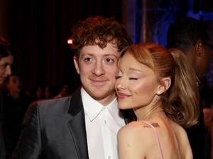 Ariana Grande & Ethan Slater Putus Setelah 3 Tahun, Sempat Diisukan Selingkuh
