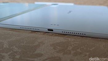 Huawei membekali tablet ini dengan dua mikrofon dan enam speaker untuk mendukung pengalaman multimedia dan video conference. Foto: Virgina Maulita Putri/detikINET