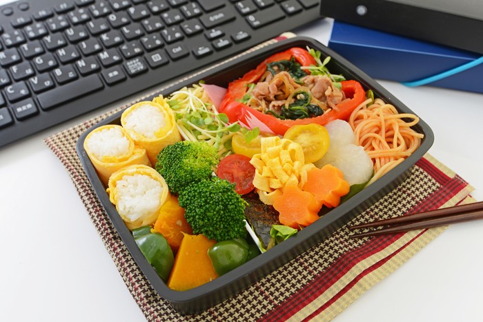 Ilustrasi Resep Sayur untuk Ide Bekal Makan Siang Sekolah Anak