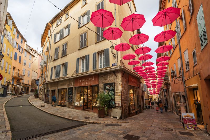 Jalanan di Kota Tua Grasse, Prancis