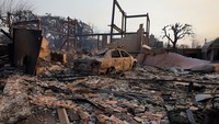 Salah satu rumah yang ludes terbakar. 