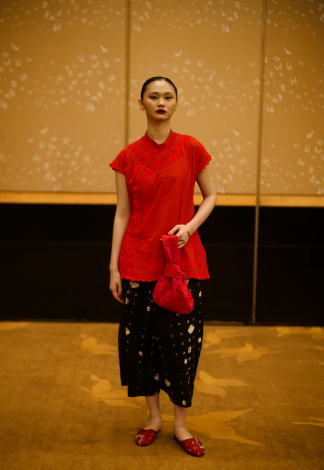 Fashion show terbaru Sejauh Mata Memandang meluncurkan koleksi Imlek dengan mengangkat tema Aruna di Orient8, Hotel Mulia, Rabu [8/1/2025]. Foto: Dok. Sejauh Mata Memandang.