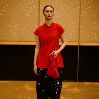 Fashion show terbaru Sejauh Mata Memandang meluncurkan koleksi Imlek dengan mengangkat tema Aruna di Orient8, Hotel Mulia, Rabu [8/1/2025]. Foto: Dok. Sejauh Mata Memandang.