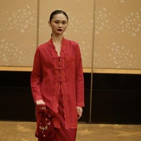 Fashion show terbaru Sejauh Mata Memandang meluncurkan koleksi Imlek dengan mengangkat tema Aruna di Orient8, Hotel Mulia, Rabu [8/1/2025]. Foto: Dok. Sejauh Mata Memandang.