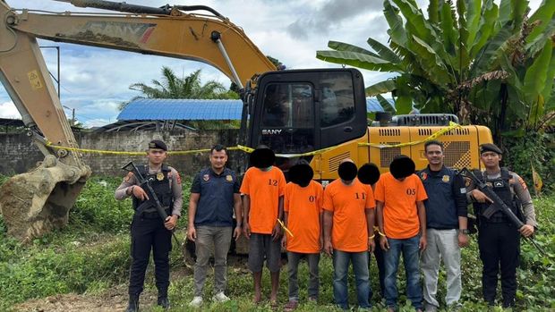 Lima orang diamankan dari dua lokasi tambang emas ilegal di Kecamatan Beutong, Nagan Raya, Aceh. (dok. Polres Nagan Raya)