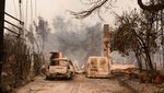 Mobil-mobil Hangus Terbakar Saat Kebakaran Hutan Landa California