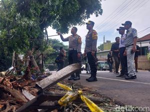 Semua Siswa SMK ke Belakang Bus dan Berpelukan Saat Kecelakaan di Batu