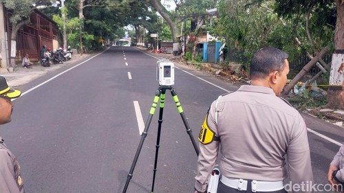 Olah TKP Laka Mau Bus Tewaskan 4 Orang, Akses Jalan Utama Kota Batu Ditutup