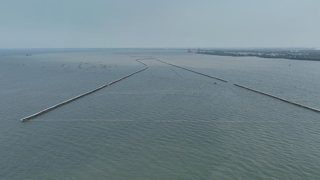 Penampakan Pagar Laut 30,16 Km di Laut Tangerang, Kamis (9/1/2025). (Dok. KKP)