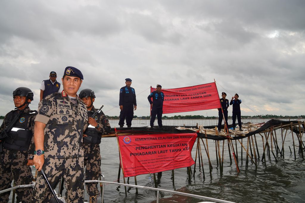 Penyegelan pagar laut di pesisir Tangerang, Banten. (Dok. KKP)