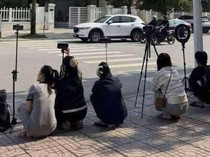 Dijanjikan Duit, Warga Vietnam Ramai-ramai Bawa Kamera Rekam Pelanggar Lalu Lintas