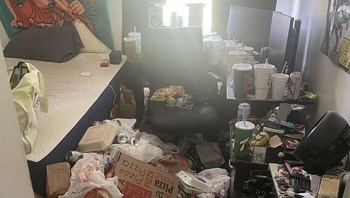 Ini baru kamarnya, sekarang bayangkan gimana joroknya dia di rumah. Foto: nothingissoothing via Bored Panda