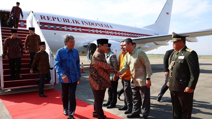 Presiden Prabowo Subianto tiba di Malaysia (Foto: Jessica - Biro Pers Sekretariat Presiden)