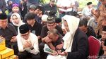 Sendu Pemakaman Abah Qomar, Eko Patrio: Saya Bersaksi Pak Haji Orang Baik