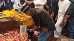 Sendu Pemakaman Abah Qomar, Eko Patrio: Saya Bersaksi Pak Haji Orang Baik