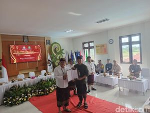 KPU Tetapkan Bang-Ipat Jadi Bupati-Wakil Bupati Jembrana Terpilih 2025-2030