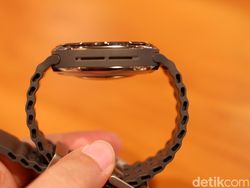 Unboxing Samsung Galaxy Watch Ultra, Smartwatch Gahar Harga Rp 9 Juta