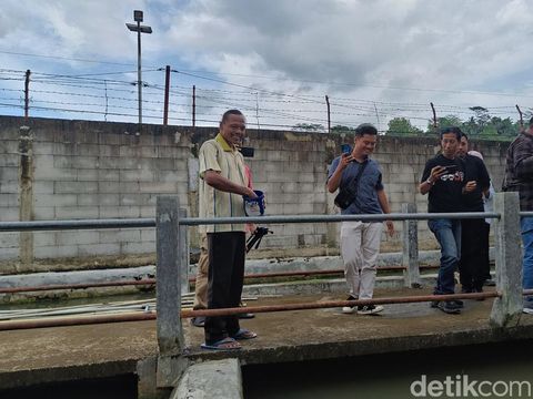 Sumanto eks kanibal sedang membuat konten di Yayasan An-Nur Haji Supono Mustajab Desa Bungkanel, Kecamatan Karanganyar, Kabupaten Purbalingga, Kamis (9/1/2024).