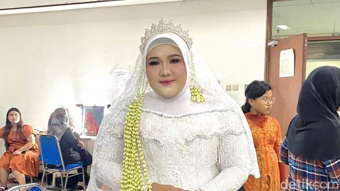 Tangkapan layar video dan foto pernikahan viral mempelai pria digantikan sepupu.