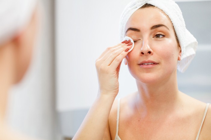 Tips Menghapus Makeup