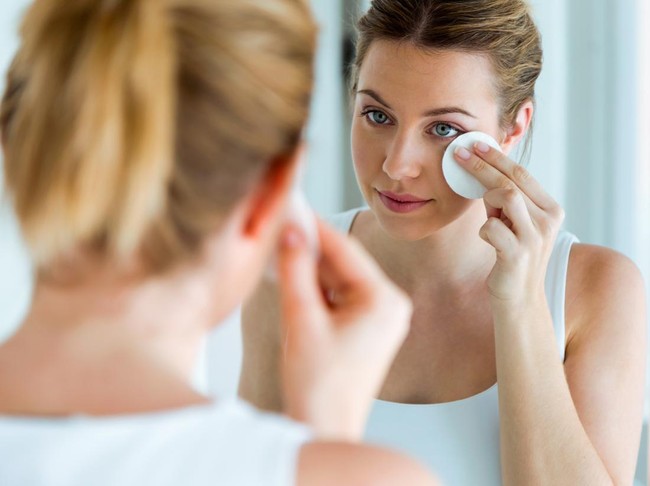 Tips Menghapus Makeup