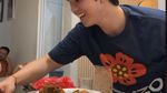 10 Gaya Jonathan Alden dan Brisia Jodie Saat Cicip Berbagai Makanan