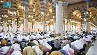 Sekitar 375.951 di antaranya tercatat salat di Raudhah. Raudhah adalah tempat sangat mulia yang disebut taman surga. Lokasinya terletak di antara rumah Rasulullah SAW dan mimbar dakwah beliau. Foto: Saudi Press Agency