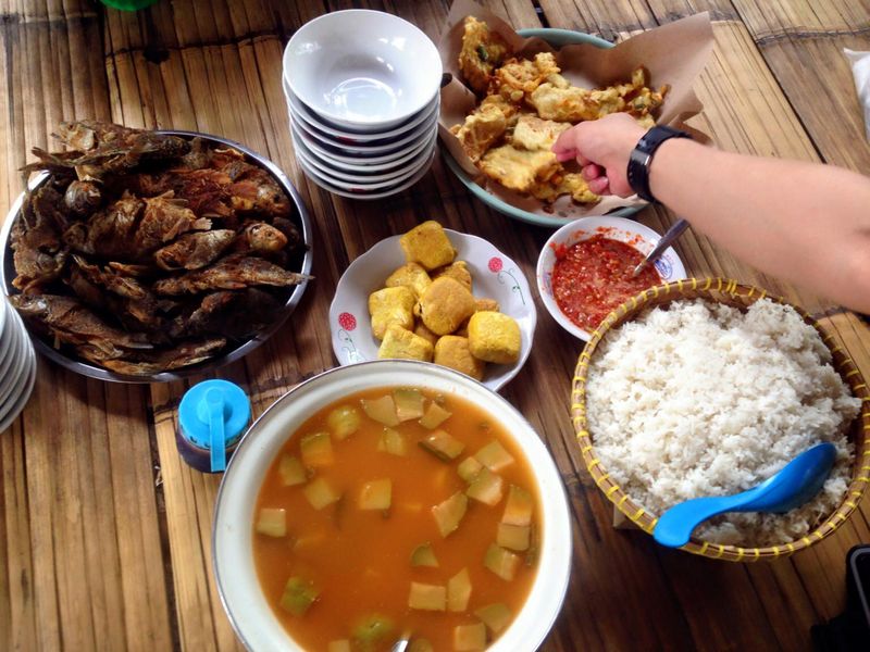 Ada Pecak Duren dan Ikan Cere di 5 Warung Makan Ndeso di Tangerang