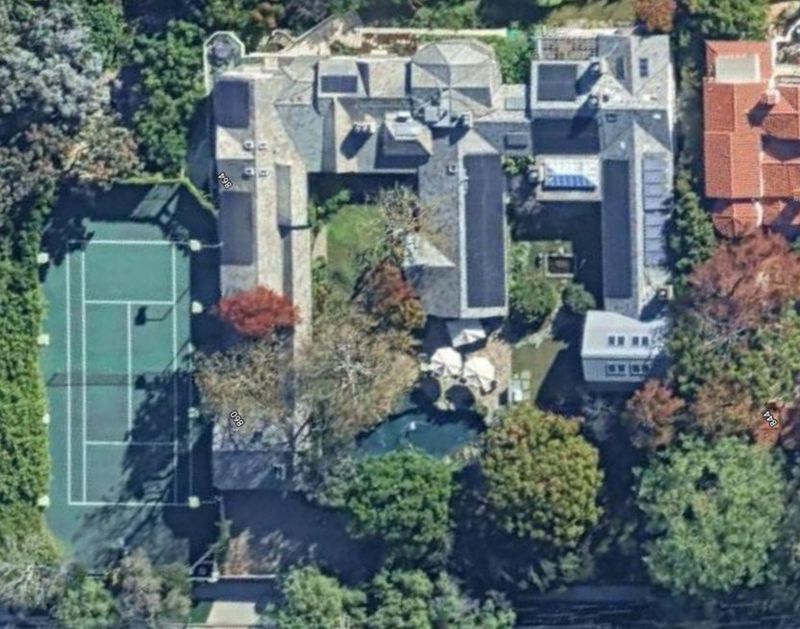 Rumah Bill Crystal sebelum terkena kebakaran Los Angeles.
